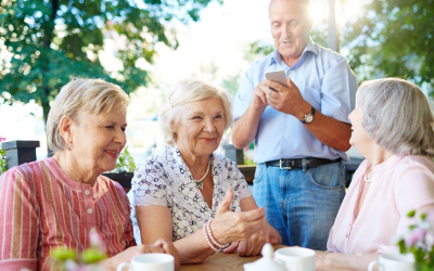 Bien vieillir en 2024 : prévention, innovations et politiques pour seniors
